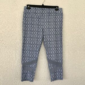 Gaiam leggings with see through details on the leg size XL